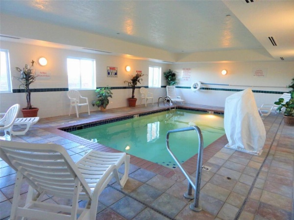 Baymont Inn & Suites Sheridan image 11