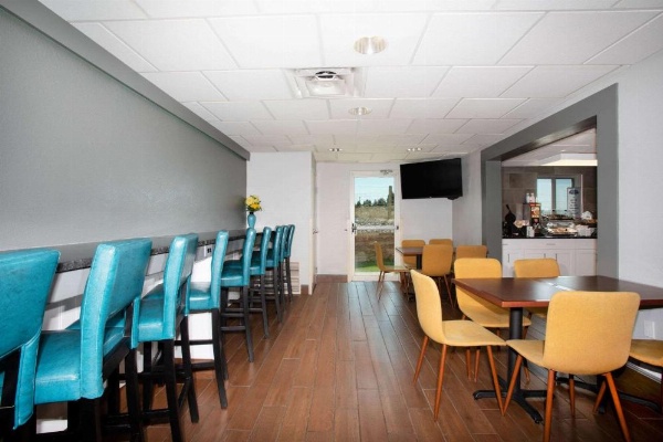 Baymont Inn & Suites Sheridan image 9